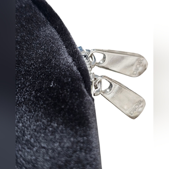 Christian Dior Black Logo Velvet Cosmetic Pouch with Nail Polish, New! - Picture 4 of 4